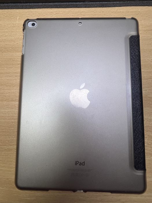 Планшет Apple iPad Air 1 16GB Wi-Fi (A1474) білий
