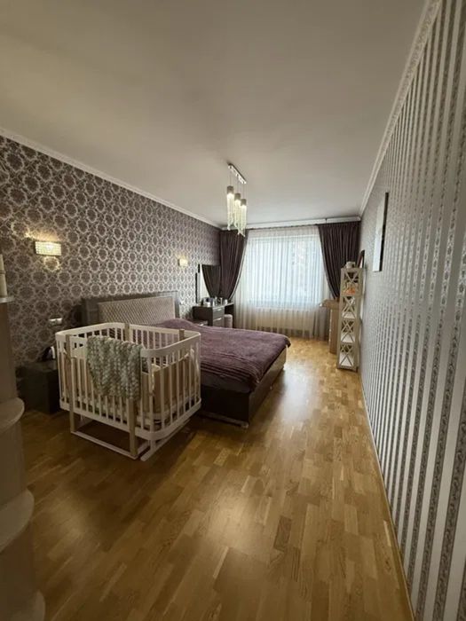 3 - комн. квартира 127 м. кв. 4/23 эт. ЖК Кировский. Ремонт. Мебель. Техника.