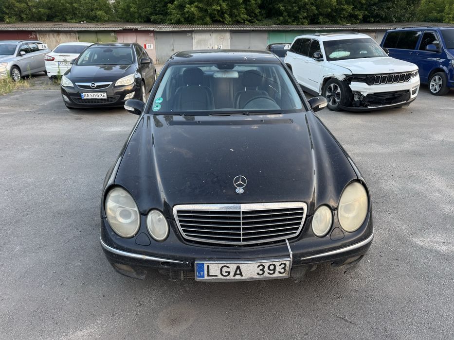 Mercedes e class w211