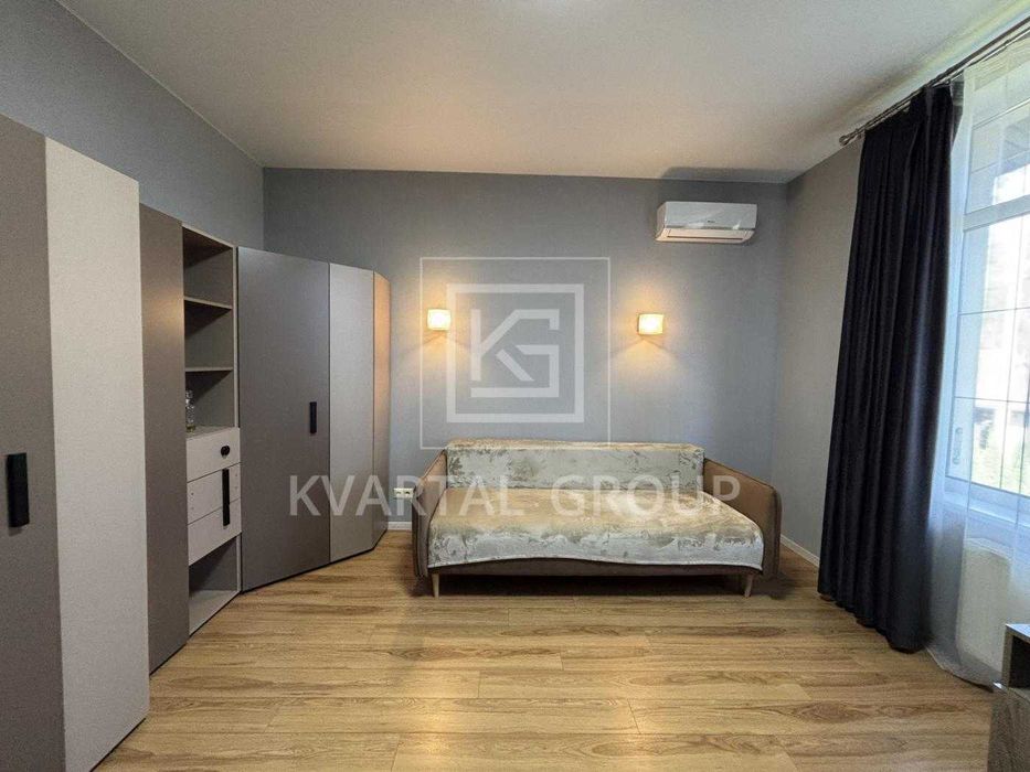 Продаж двоповерхового будинку на 10 сотках землі в Лісовій Бучі.