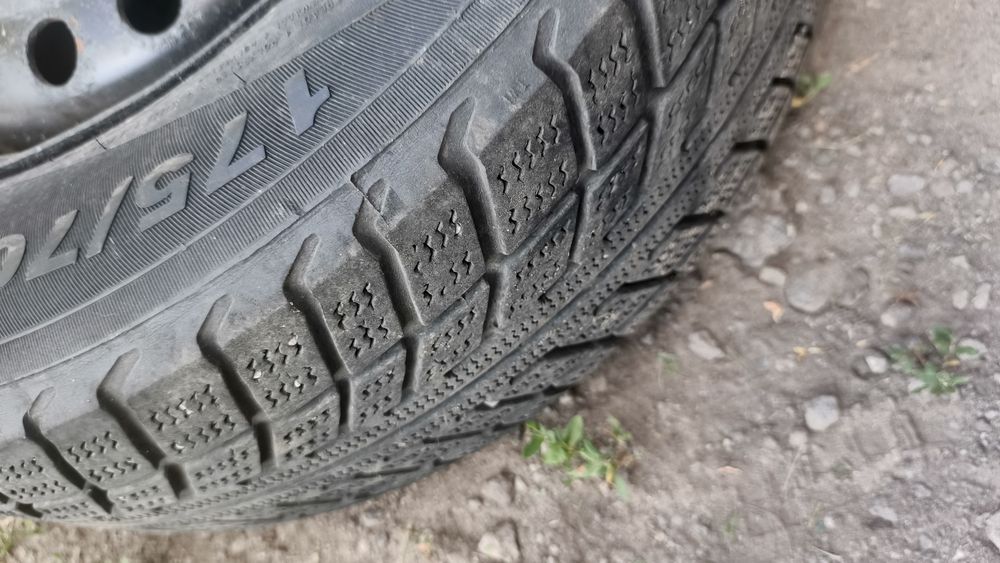 Продам шини с дісками Ланос R13
