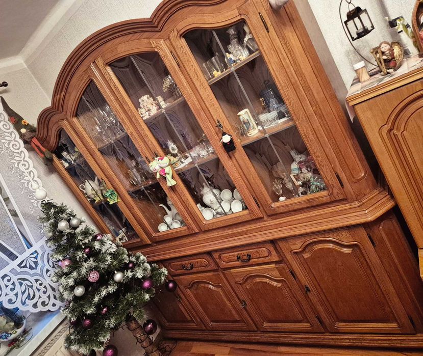 Meble debowe-kredens jak NOWE