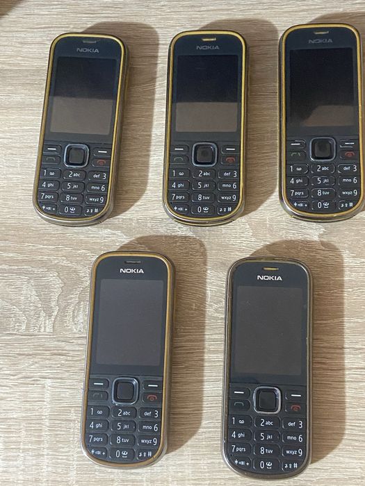 Мобильный телефон Nokia 3720c
