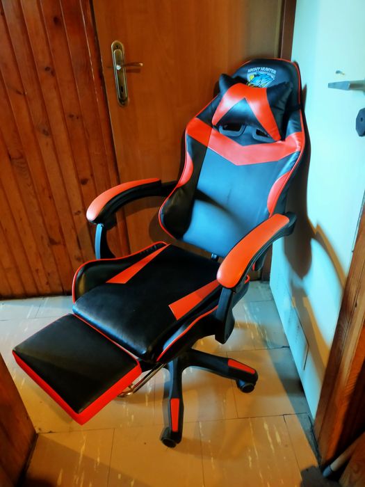 Fotel gamingowy Cerlo Fox  z podnóżkiem