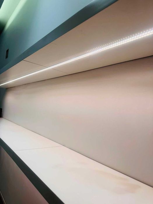 Prateleiras com iluminação LED