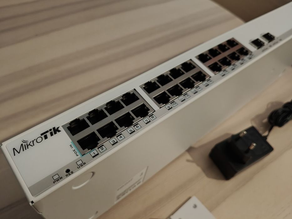 MikroTik CSS326-24G-2S+RM switch zarządzalny