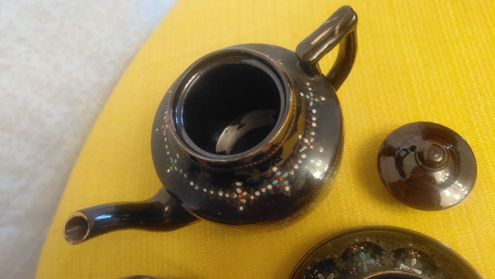 Zestaw angielskiej porcelany czarny kolor