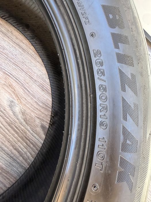 Шини зимові Bridgestone 265/50/R19