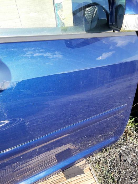 VW Touran 1T drzwi prawy przód prawe przednie kompletne bez lusterka lb5n