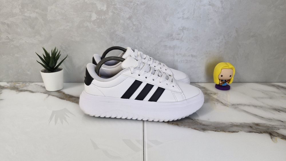 Жіночі кеди Adidas.Розмір 39