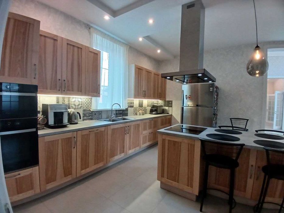 Будинок в Англійському стилі 185 м² Ірпінь | ремонт | ГАЗ | 11 соток | камін | гараж |  ландшафт