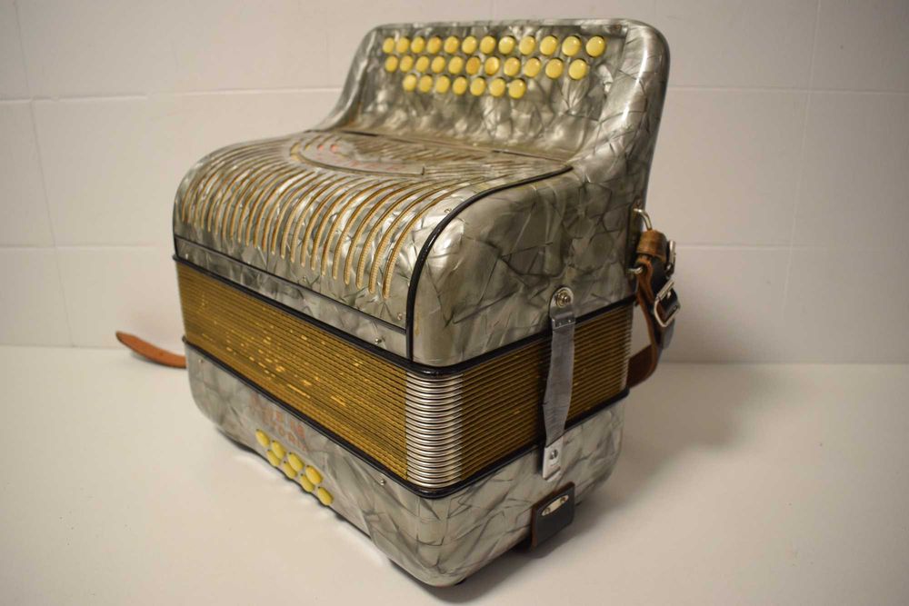 Concertina hohner club IIb Victoria 2 Voz. C.  N 61