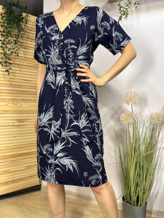 Granatowa sukienka – rozmiar 38