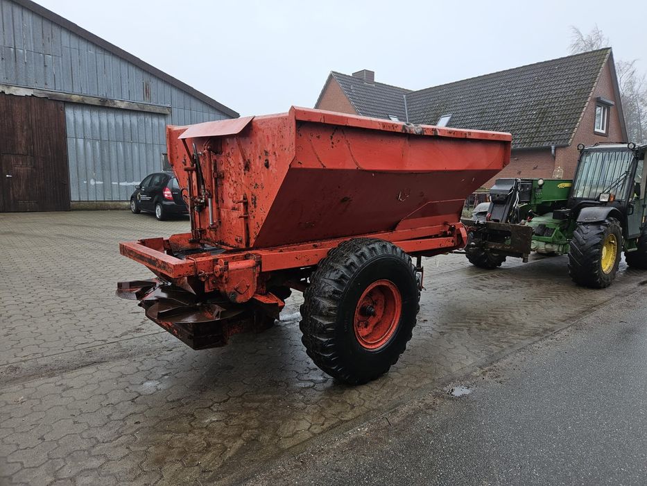 Rozsiewacz wapna bredal 6 ton