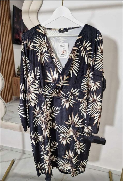 Sukienka welurowa w złote palmy plus size czarna XL
