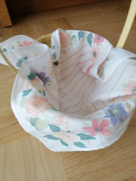 Kosz wiklinowy wielkanocny duże w komplecie z serwetą