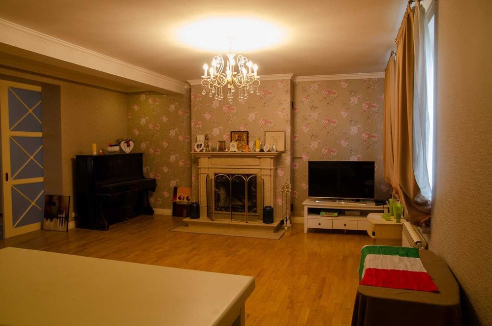 Будинок  з гаражем в м.Охтирка