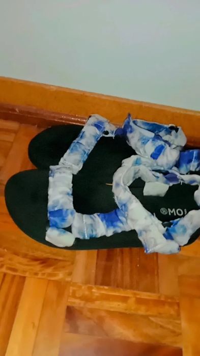 Sandália azul super confortáveis