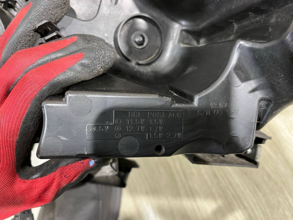 Фара передняя правая Mitsubishi Eclipse Cross \ 2018 2019 2020 2021 г.