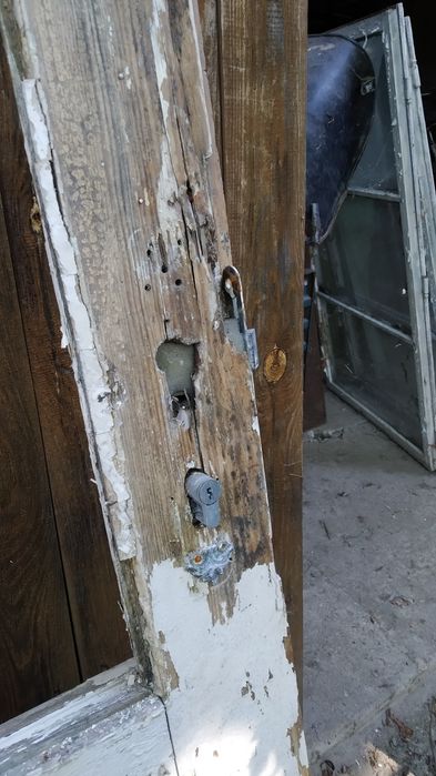 Zabytkowe drzwi przedwojenne 228×111