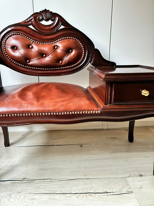 Namoradeira / Móvel para Telefone