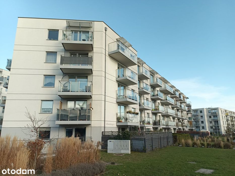 miejsce w hali garażowej z oświetleniem i bramą pilot w Gdańsku 16 m²