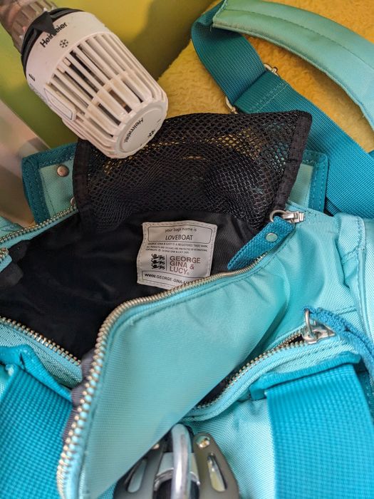 Ogłoszenie do 15.8  Damska torebka orginalna GGL. Jak nowa.