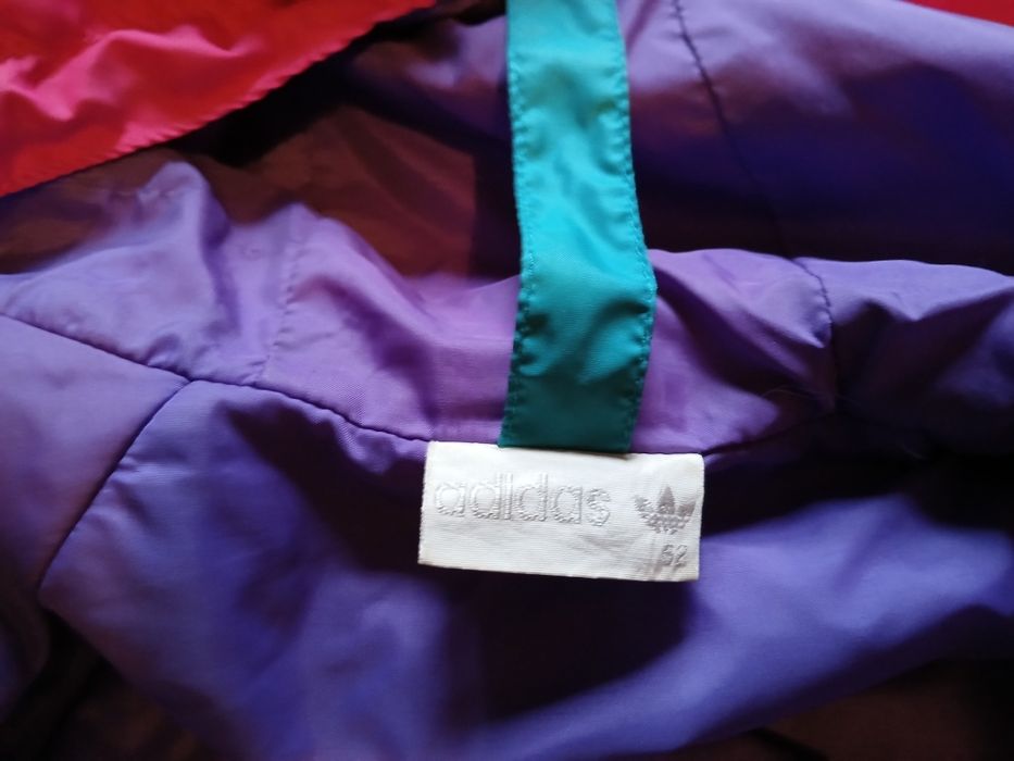 Blusão vintage da Adidas.