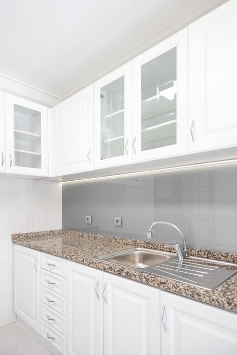 Apartamento T2+1 renovado com garagem fechada | Mafamude