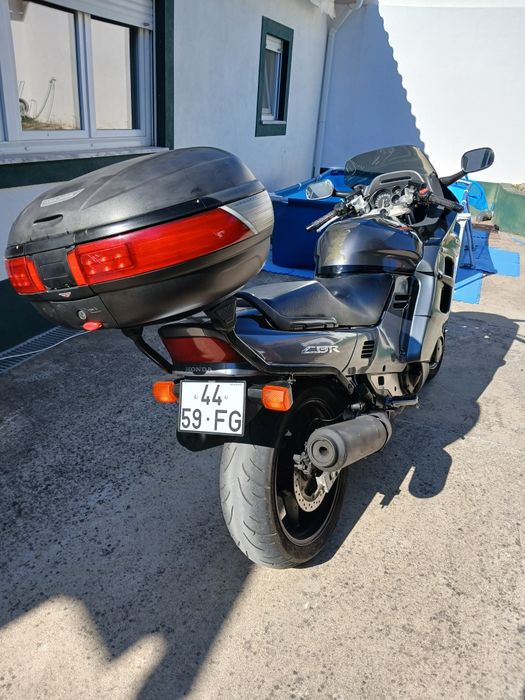 Honda  CBR  1000F