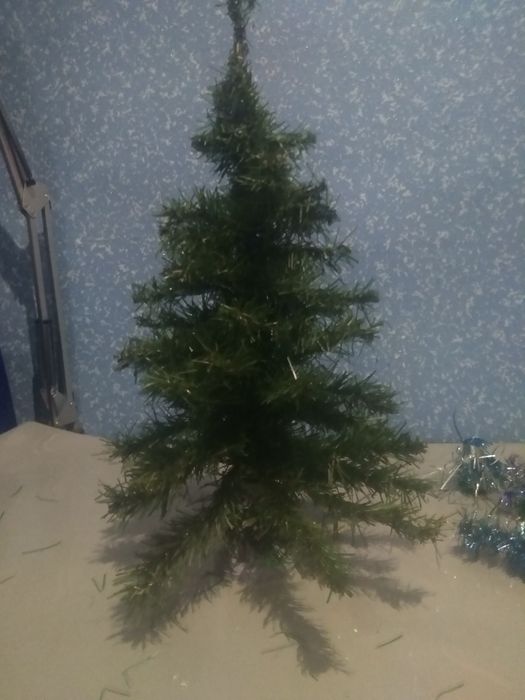 Ялинки штучні    .