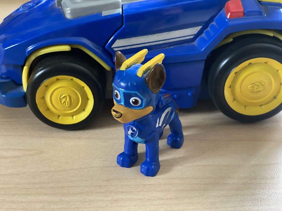 Гонщик із автомобілем (серія Мегащенки) Щенячий патруль