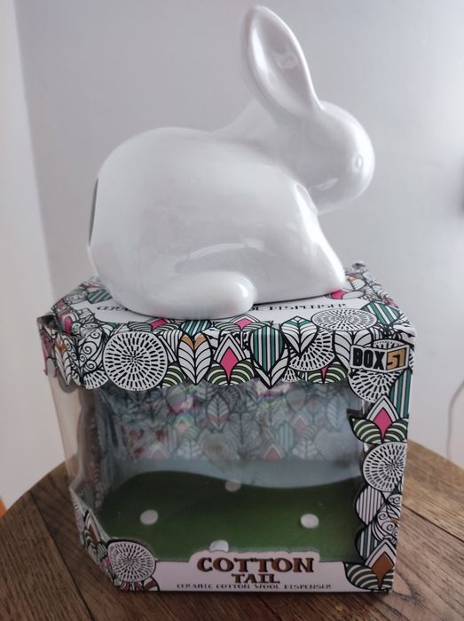 Interesujacy pojemnik - krolik na waciki - nowy