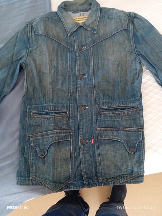 Blusão Levis,vinted.