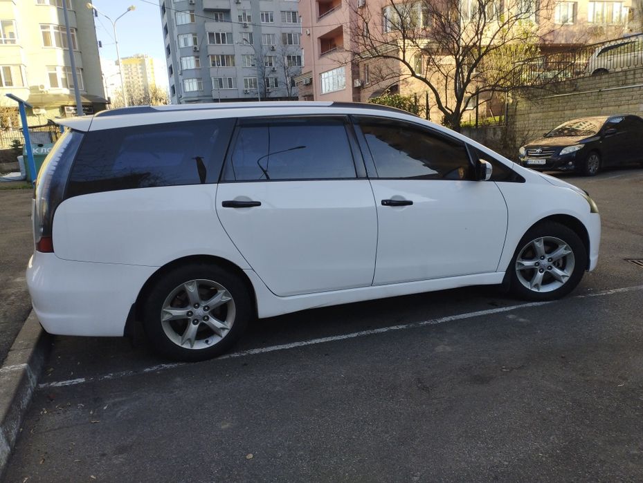 Продам мітсубісі Грандіс