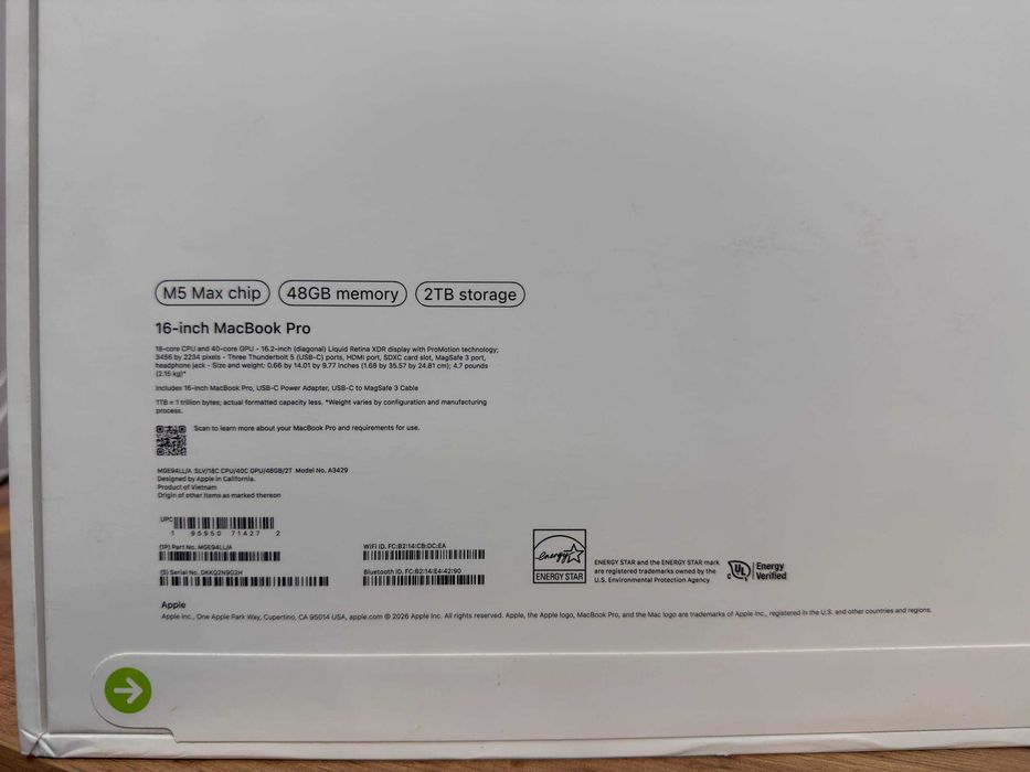 MacBook Pro 16 2026 M5 Max 2TB SSD 48GB Silver NEW