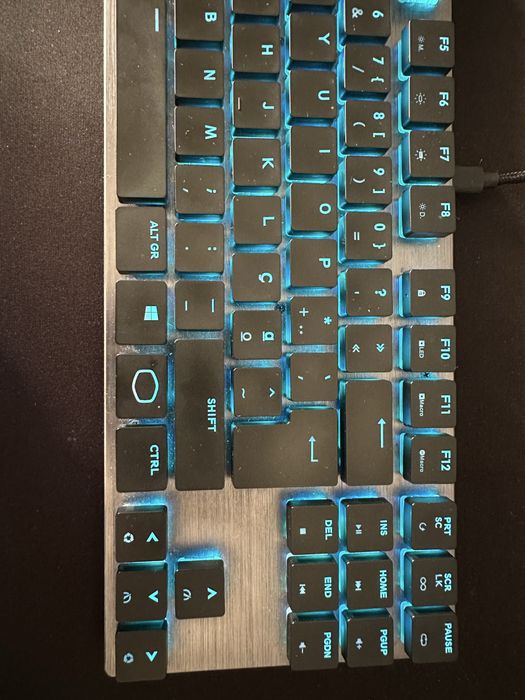 Teclado Cooler Master SK630 TKL Low profile