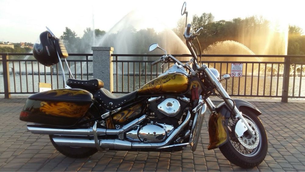 Suzuki intruder 800