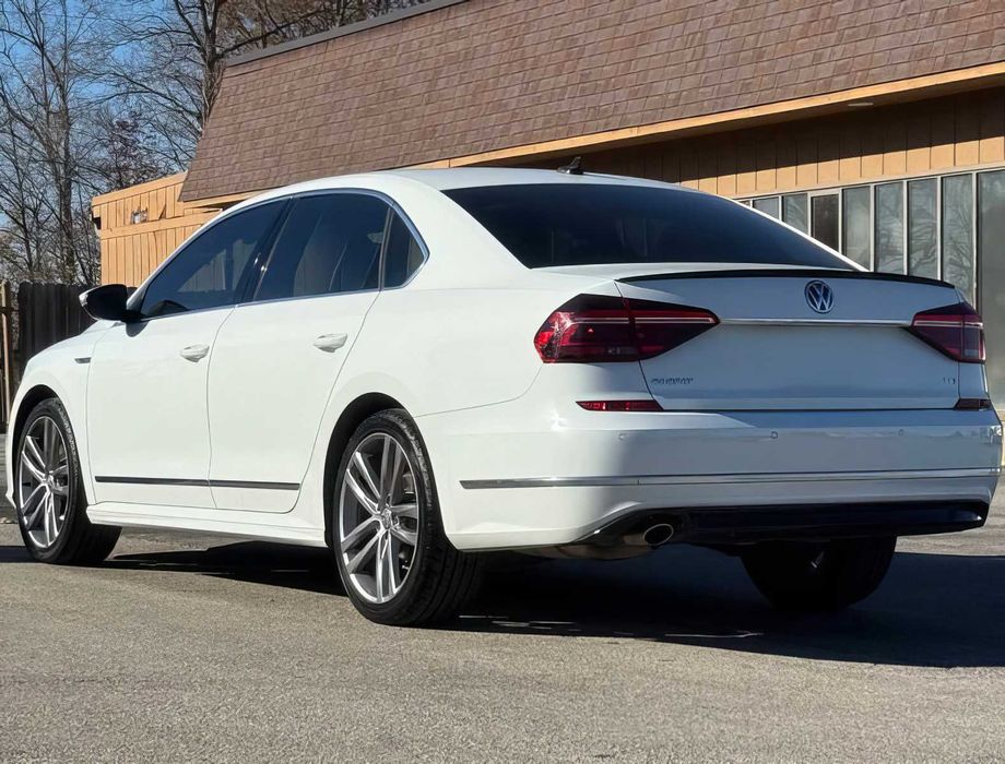 Volkswagen Passat SE R-Line      2019