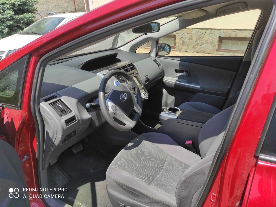 Сдам в аренду Тоyota Prius V Гибрид 2012 год супер цена 570гр день.