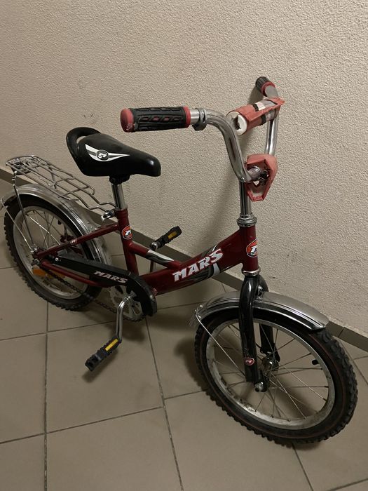Велосипед Mars з додатковими маленькими колесами