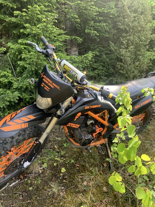 Продам мотоцикл crdx 200