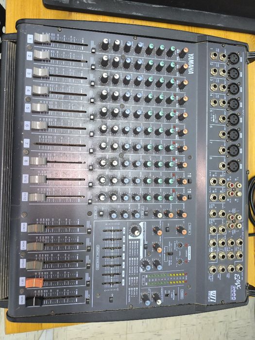 Yamaha EMX2000 (semi nova)