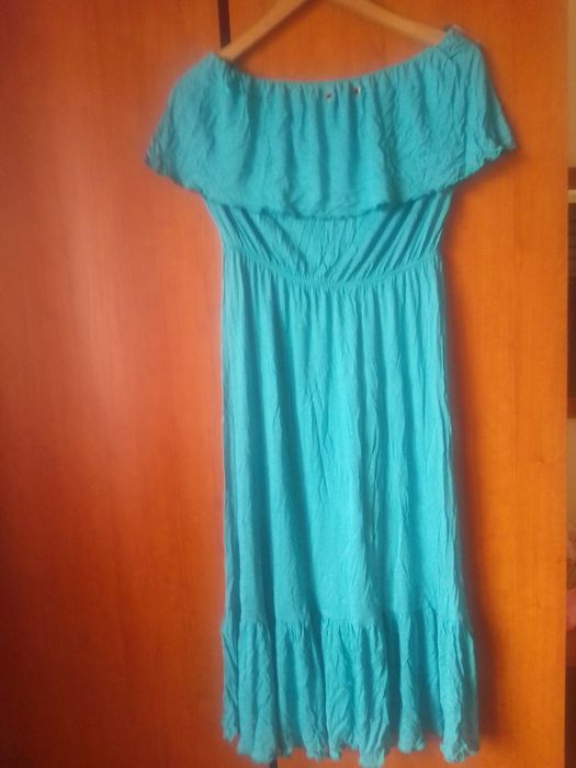 Vendo vestido verde caicai, muito bom para usar na ida á praia