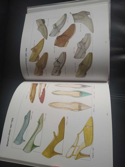 Moda sapatos. "Shoes" mais de 2.000 ilustrações. Livro de referência