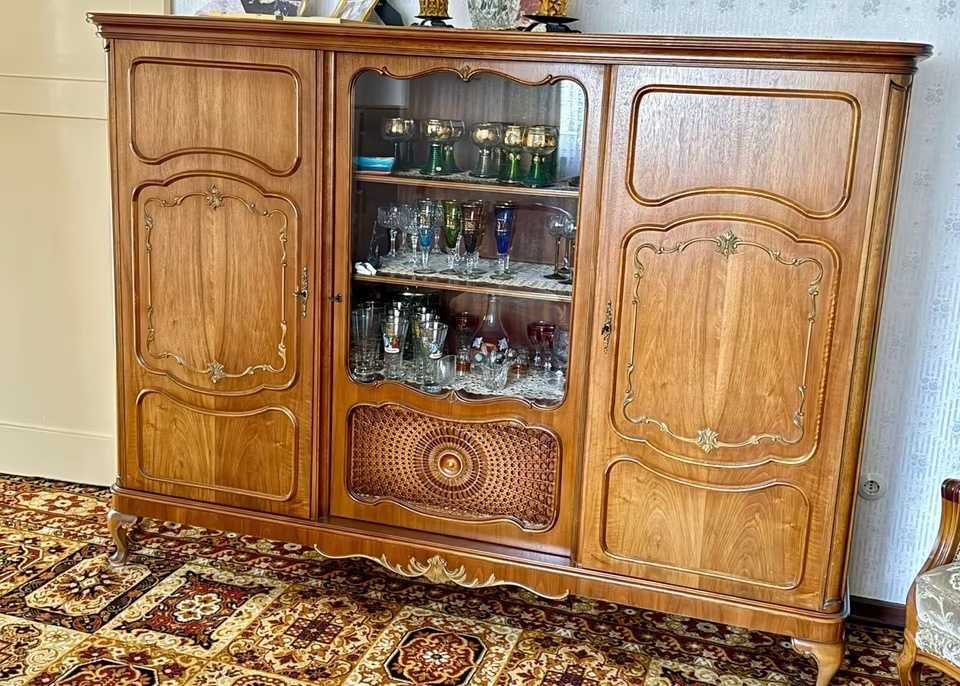 Bardzo ładna biblioteka serwantka chippendale witryna kredens orzech !
