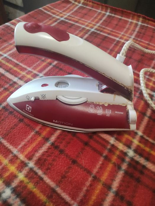 Дорожный утюг Electrolux