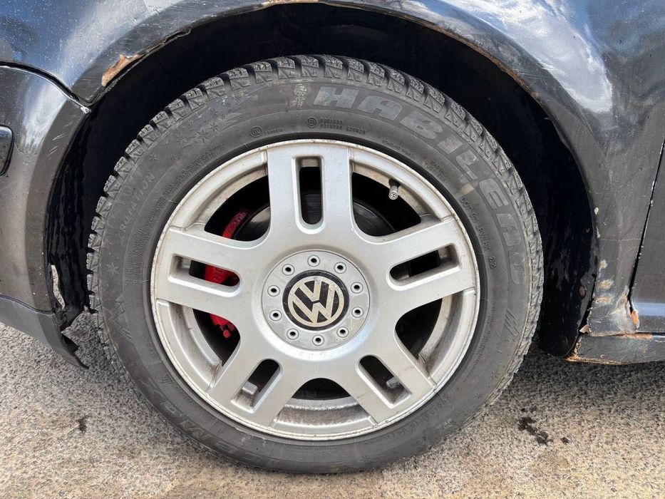 Авто golf 4 дизель 1,9 (військовим, бо ввезено через фонд)