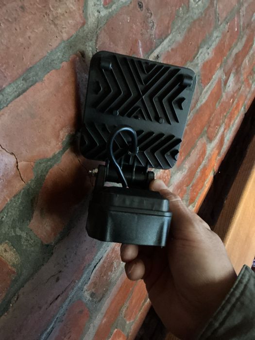 Лампа прожектор на акумулятор makita яскрава енергоощадна нова 4 дюйма