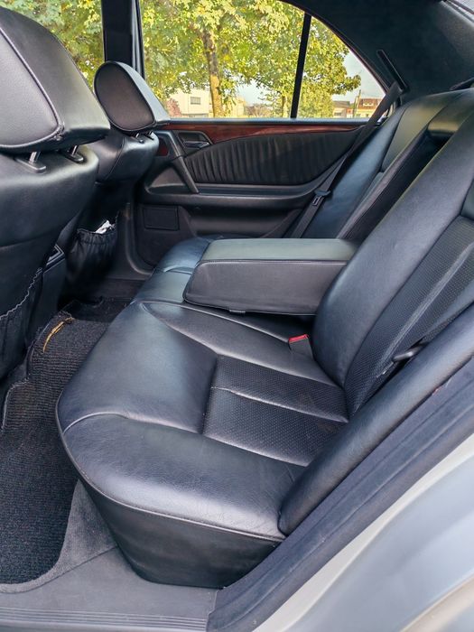 Mercedes-Benz E 250 — fotografia 9